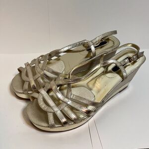 Reba Sandal with Heel. Size 8.